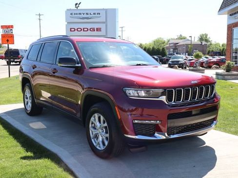 Used 2023 Jeep Grand Cherokee L Limited w/ Luxury Tech Group II AWD/4WD image 3