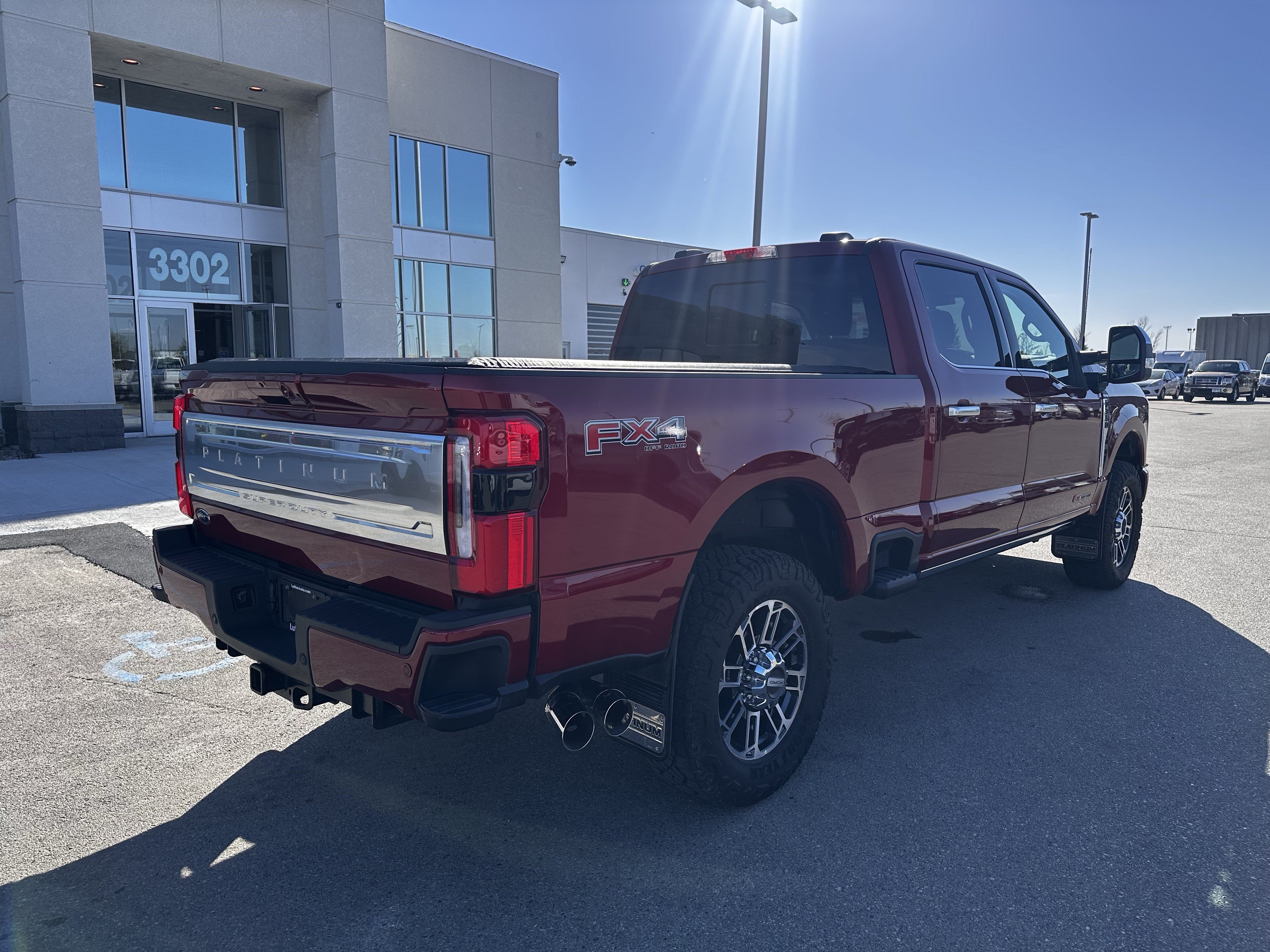 Used 2026 Ford F350 Platinum w/ Platinum Plus Package AWD/4WD image 4