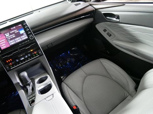 Used 2021 Toyota Avalon Limited w/ Advanced Safety Package image 11