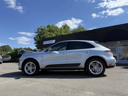 Used 2022 Porsche Macan AWD/4WD image 5