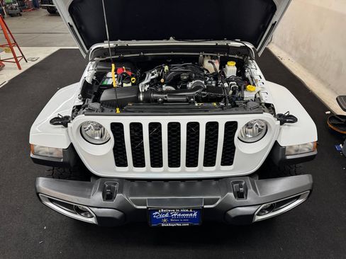 Used 2022 Jeep Gladiator Sport AWD/4WD image 10