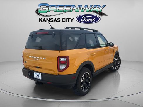 Used 2022 Ford Bronco Sport Outer Banks w/ Tech Package AWD/4WD image 8