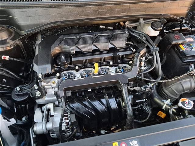 Used 2025 Hyundai Venue SEL FWD image 28