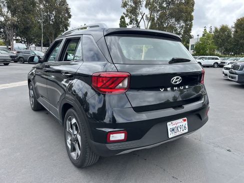 Used 2024 Hyundai Venue SEL FWD image 4