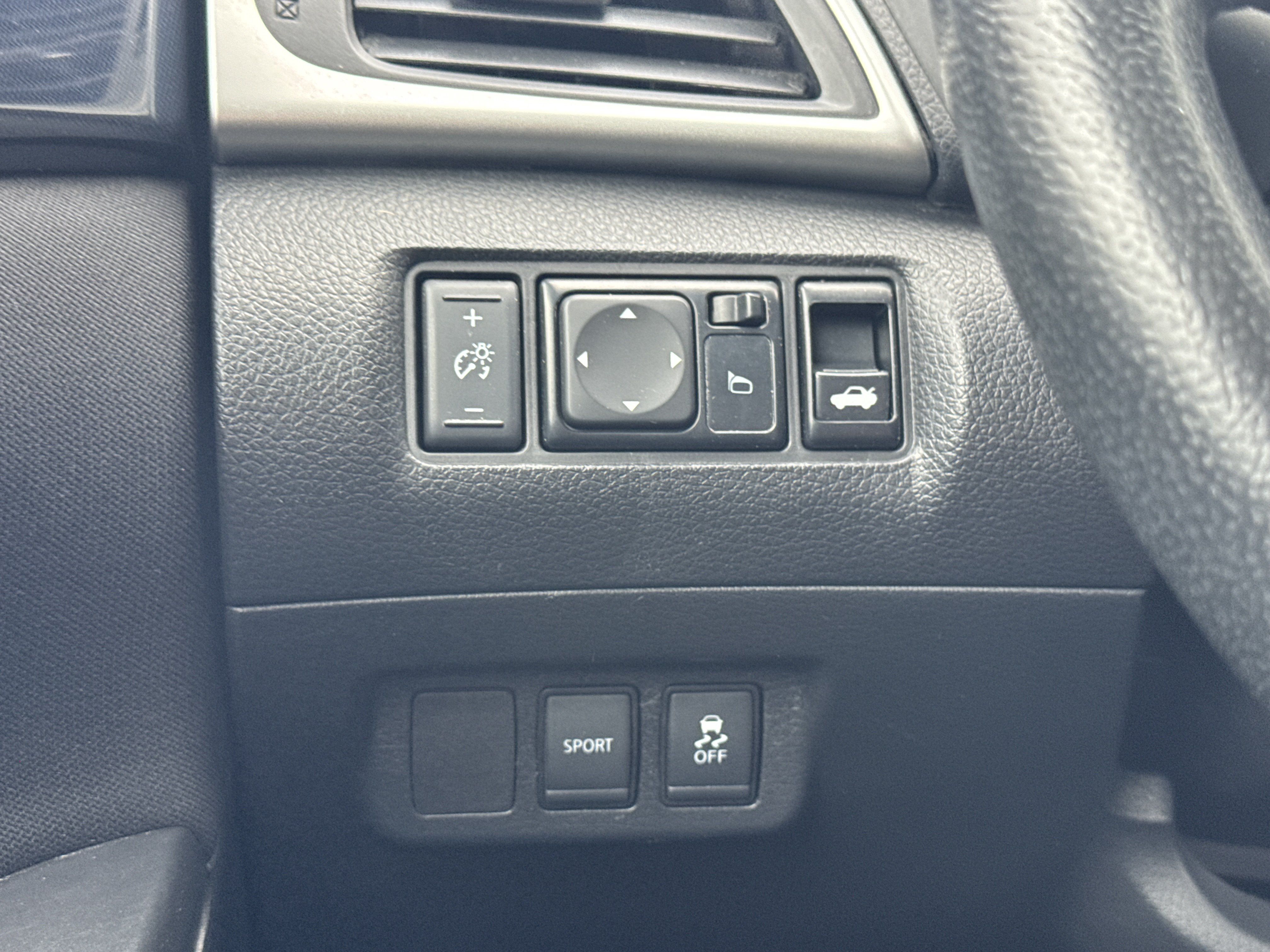 Used 2019 Nissan Sentra SR FWD image 9