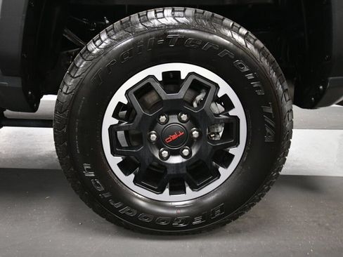 Used 2024 Toyota Tacoma TRD Off-Road AWD/4WD image 38