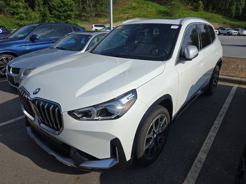 Used 2023 BMW X1 xDrive28i w/ Convenience Package AWD/4WD image 4