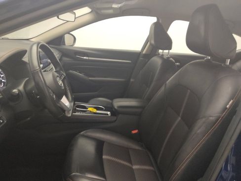 Used 2024 Nissan Altima 2.5 SR FWD image 17