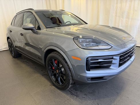 New 2026 Porsche Cayenne S image 7