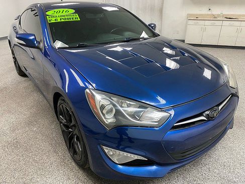 Used 2016 Hyundai Genesis Coupe 3.8 image 3
