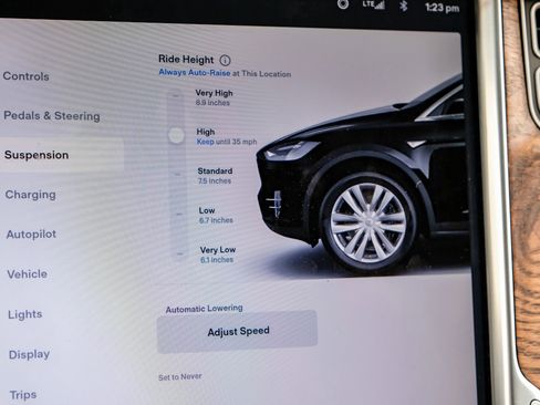 Used 2017 Tesla Model X 90D image 33