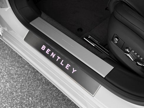 New 2026 Bentley Flying Spur Plug-In Hybrid image 14