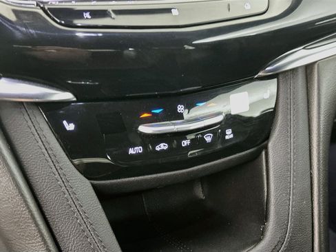 Used 2020 Cadillac XT6 Premium Luxury FWD image 24