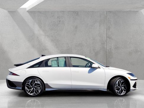 Used 2023 Hyundai Ioniq 6 SEL RWD image 3