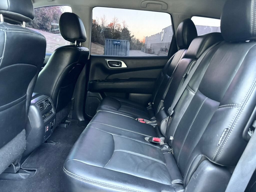 Used 2018 Nissan Pathfinder SL FWD image 15