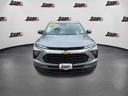 Used 2025 Chevrolet TrailBlazer LS w/ LS Convenience Package FWD image 2