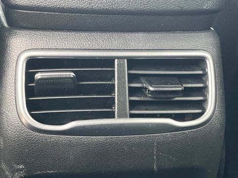 Used 2023 Hyundai Santa Fe SEL image 18