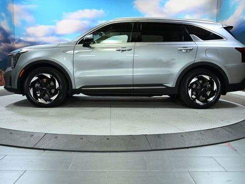 Used 2025 Kia Sorento SX Prestige image 5