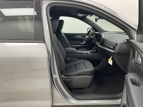 New 2026 Chevrolet Traverse LT w/ Driver Confidence Package AWD/4WD image 15