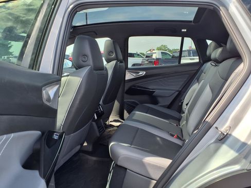 Used 2023 Volkswagen ID.4 Pro S RWD image 23