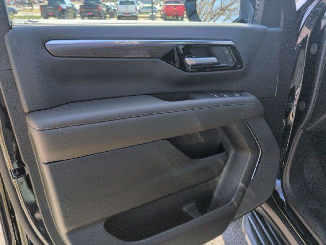 Used 2026 Chevrolet Tahoe LS RWD image 12