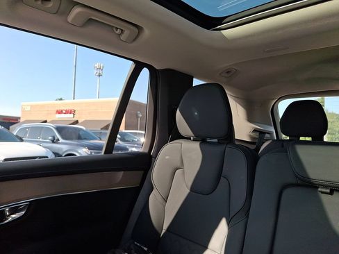 Certified 2025 Volvo XC90 B5 Core AWD/4WD image 12
