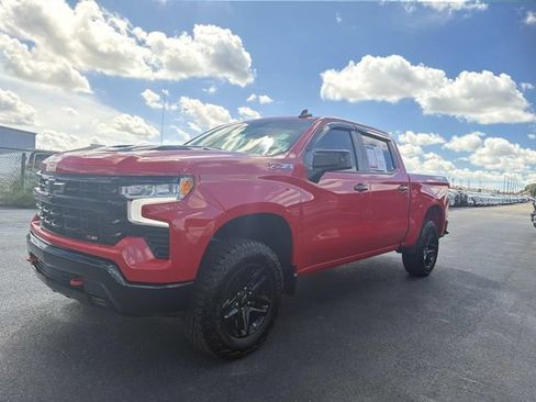 Used 2024 Chevrolet Silverado 1500 LT Trail Boss w/ Convenience Package II AWD/4WD image 7
