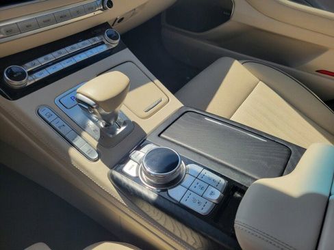 Used 2022 Genesis G90 3.3T Premium RWD image 20