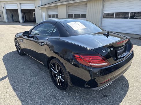 Used 2019 Mercedes-Benz SLC 300 w/ Premium Package image 9