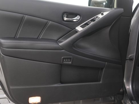 Used 2014 Nissan Murano SL AWD/4WD image 19
