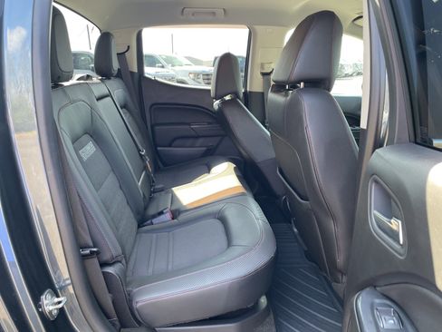 Used 2015 GMC Canyon SLE w/ All-Terrain Adventure Package image 27