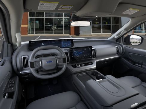 New 2026 Ford Expedition Active RWD image 9
