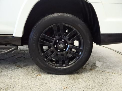Used 2019 Toyota 4Runner Limited AWD/4WD image 12