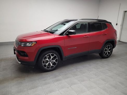 Used 2025 Jeep Compass Limited AWD/4WD image 2