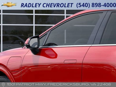 New 2025 Chevrolet Equinox EV LT w/ Convenience Package II image 12