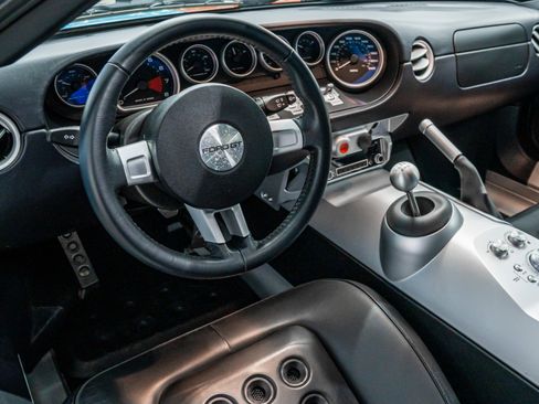 Used 2006 Ford GT RWD image 12