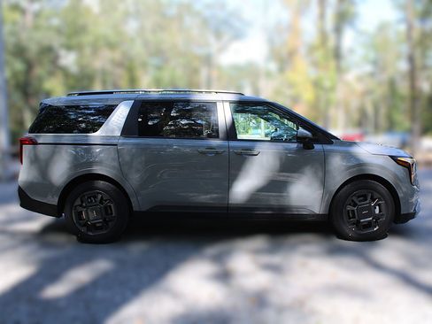 New 2026 Kia Carnival EX image 18