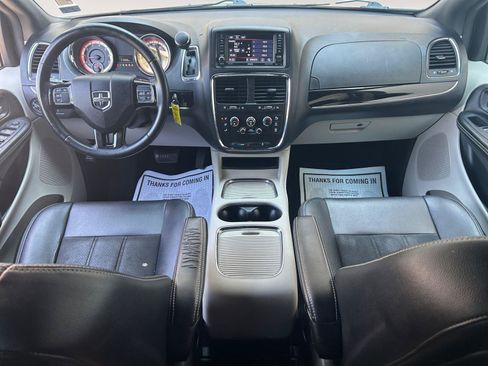 Used 2019 Dodge Grand Caravan SXT FWD image 10