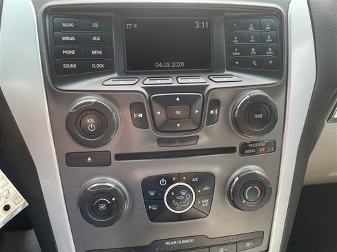 Used 2015 Ford Explorer XLT AWD/4WD image 34