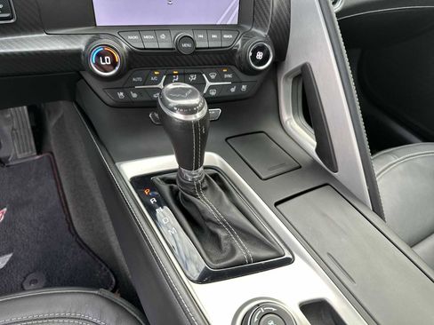 Used 2015 Chevrolet Corvette Z06 w/ 3LZ Preferred Equipment Group image 23