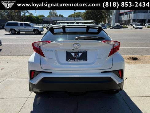 Used 2018 Toyota C-HR XLE FWD image 5