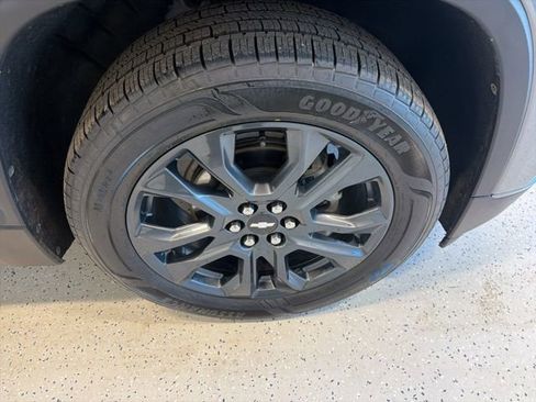 Used 2021 Chevrolet Traverse RS image 10