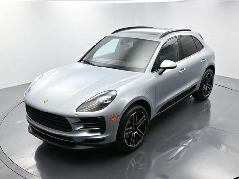 Certified 2021 Porsche Macan image 31
