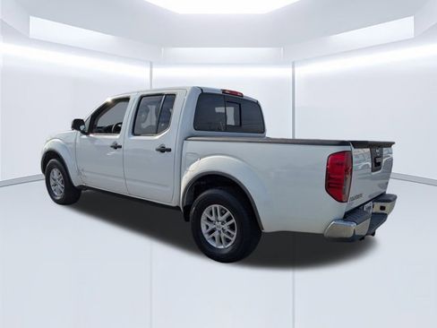 Used 2019 Nissan Frontier SV image 6