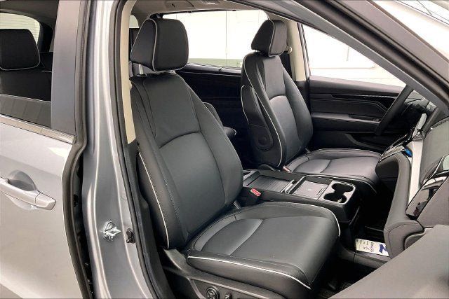 Certified 2026 Honda Odyssey Touring image 7