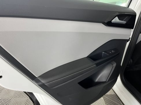 Used 2024 Volkswagen Taos S image 12