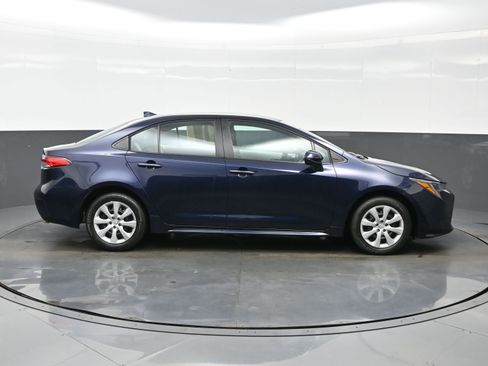 Used 2022 Toyota Corolla LE image 7