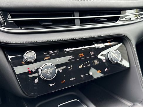 New 2026 INFINITI QX60 Luxe w/ Family Package image 5