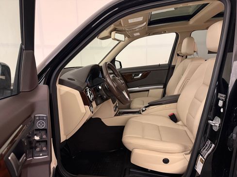 Used 2015 Mercedes-Benz GLK 350 4MATIC image 5