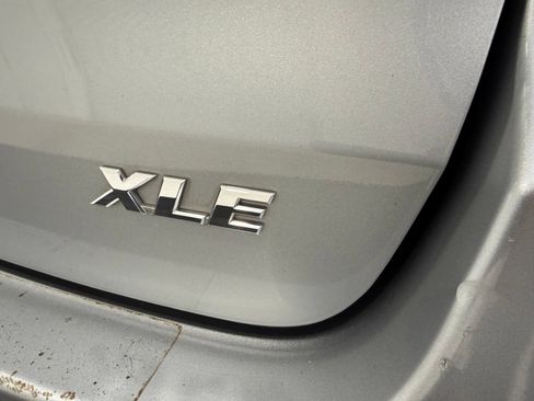 Used 2017 Toyota Highlander XLE FWD image 9